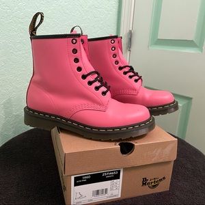 NEW IN BOX Dr Martens boots sz 9